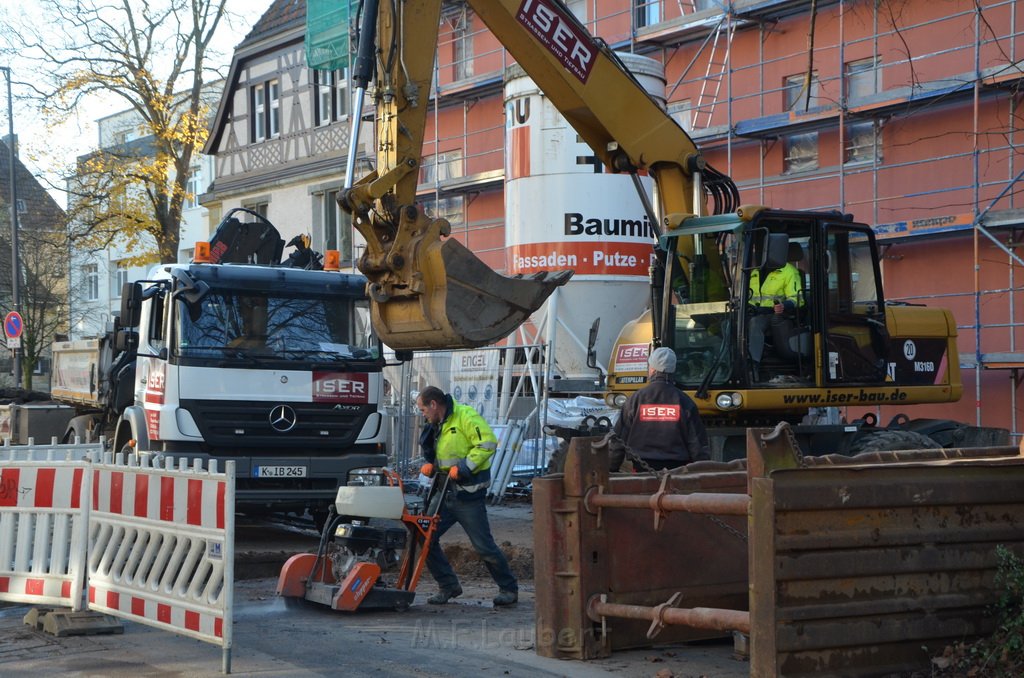 Gasaustritt 2 Koeln Ehrenfeld Lindenbornstr P55.JPG - Miklos Laubert